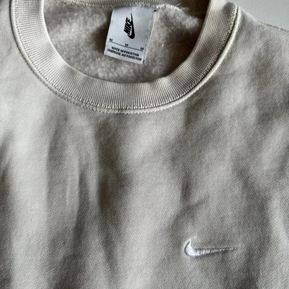 NIKE Solo Swoosh Phantom White Crew Neck Sweatshirt - Men's Medium - CV0554-030 - Picture 3 of 6